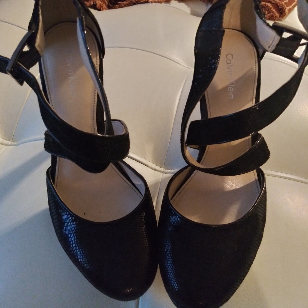 Calvin Klein platform heel 7